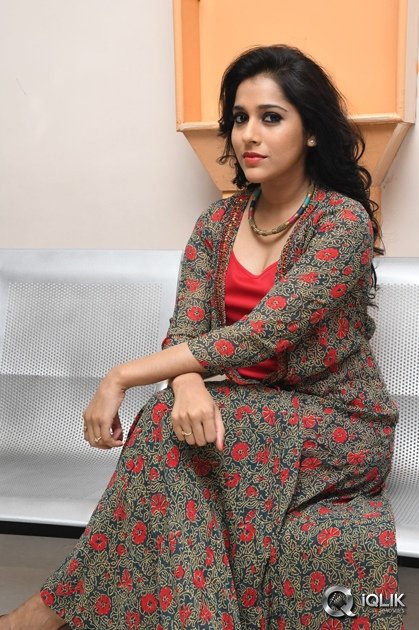 Rashmi-Gautam-At-Thanu-Vachenanta-Movie
